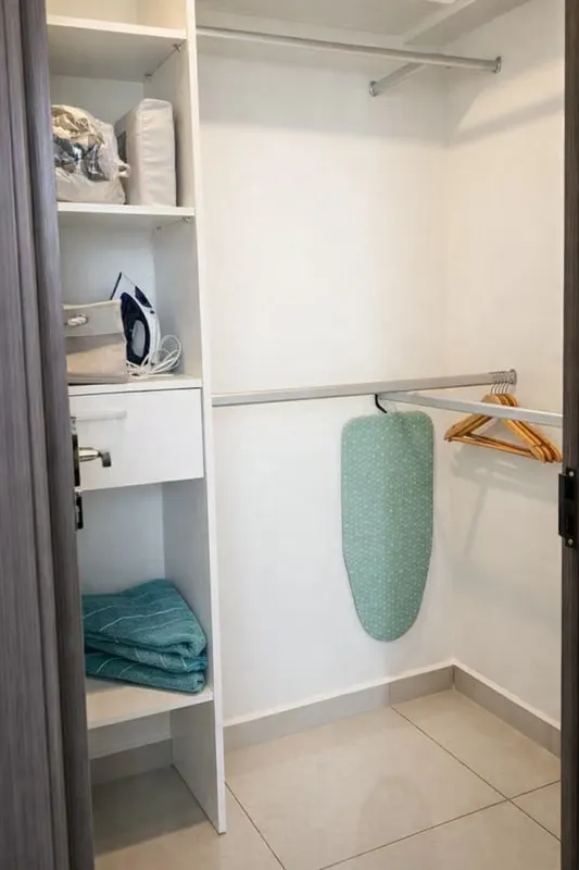 Live in the heart of Barrio Escalante in a furnished studio located on the 13th floor, featuring a spectacular south-facing view overlooking Parque Francia., photo 8