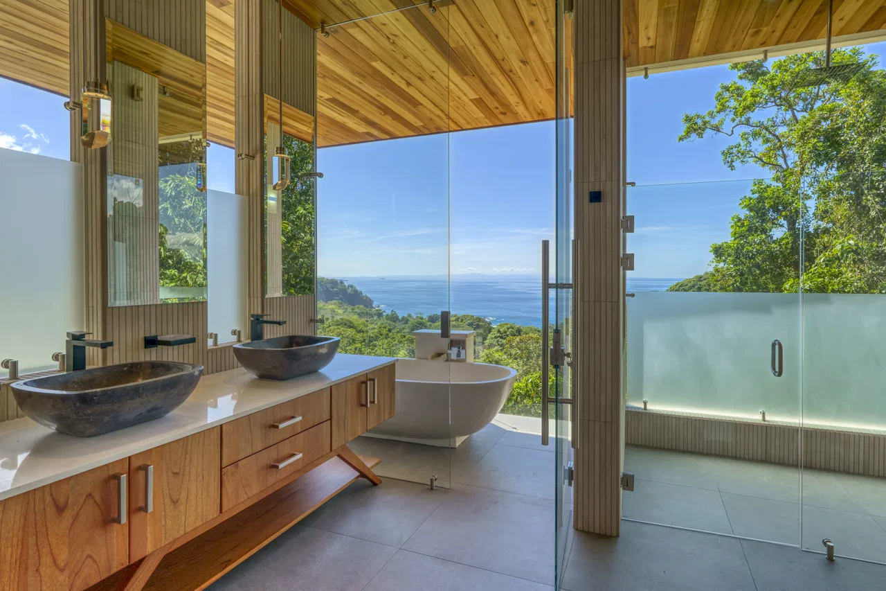LUXURIOUS TROPICAL STYLE 4 BEDROOM CASA SULIT – 2 ACRES, photo 13