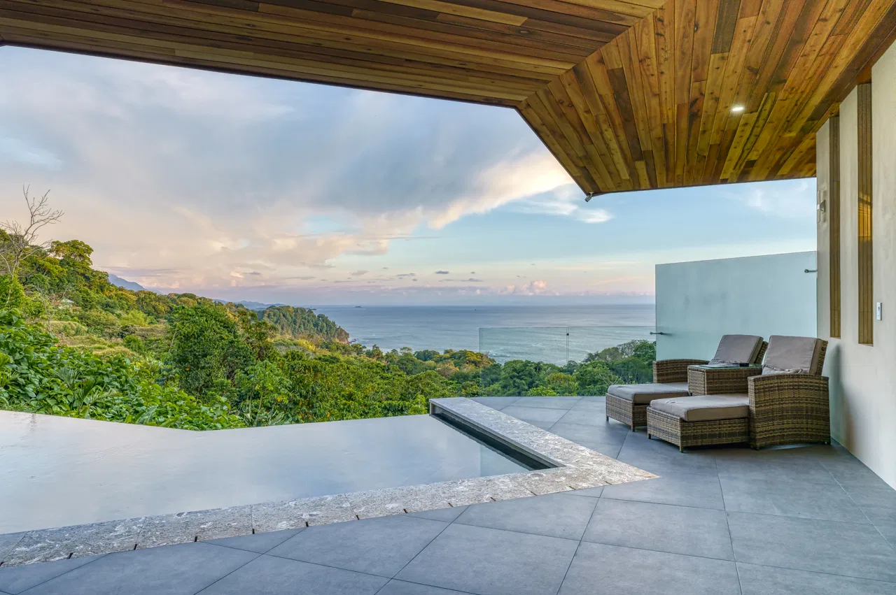 LUXURIOUS TROPICAL STYLE 4 BEDROOM CASA SULIT – 2 ACRES, photo 19