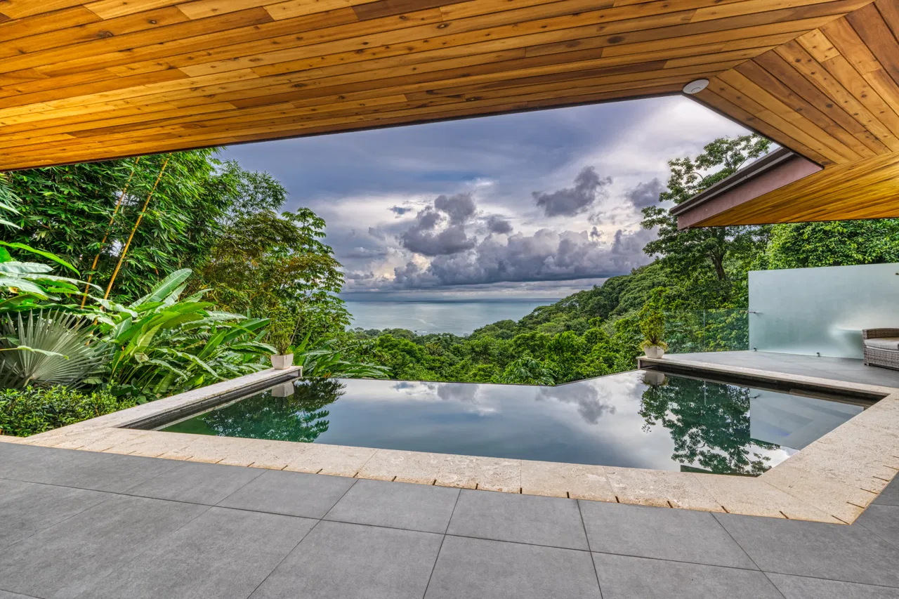 LUXURIOUS TROPICAL STYLE 4 BEDROOM CASA SULIT – 2 ACRES, photo 21