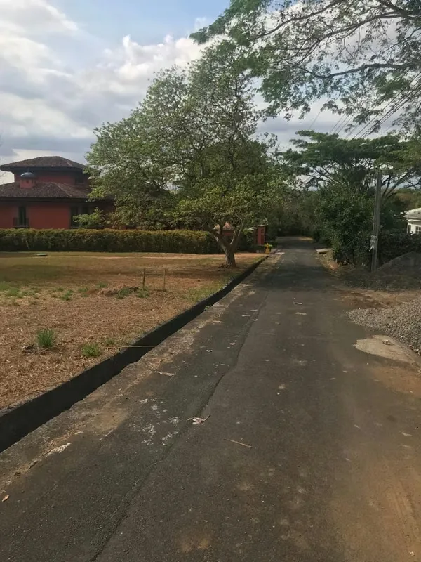 Este terreno se encuentra Brasil de Mora en una urbanización Privada muy cerca centros comerciales, a solo 5 minutos del centro de Ciudad Colón y de la ruta 27., photo 3