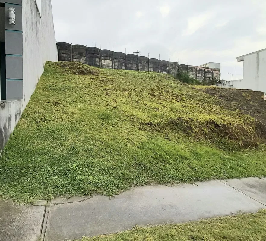 The land has 196m2 and is located in a condo where it is built to the customer's taste., photo 4
