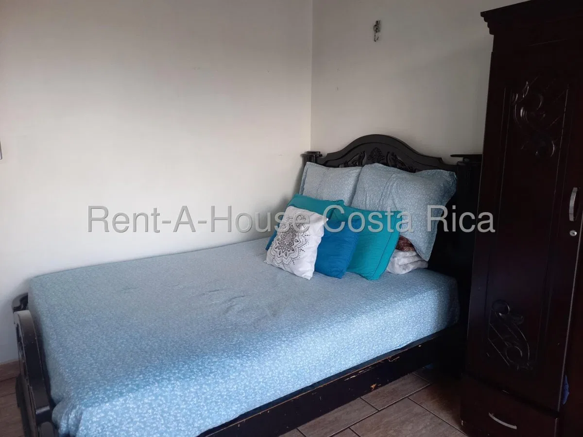 Venta de amplia casa familiar con excelente ubicación en Guadalupe #26-1417 GS - Venta en Goicoechea, photo 5