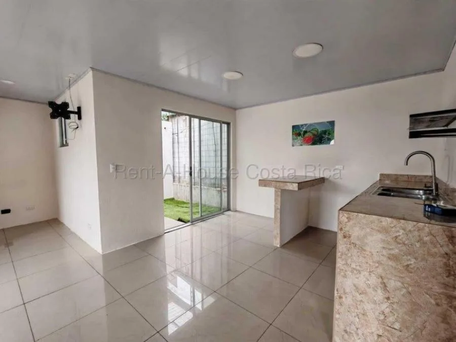 Alquiler de Propiedad con 2 Apartamentos en San Isidro de Heredia. RAH 26-1621 - Alquiler / Renta en San Isidro, photo 9