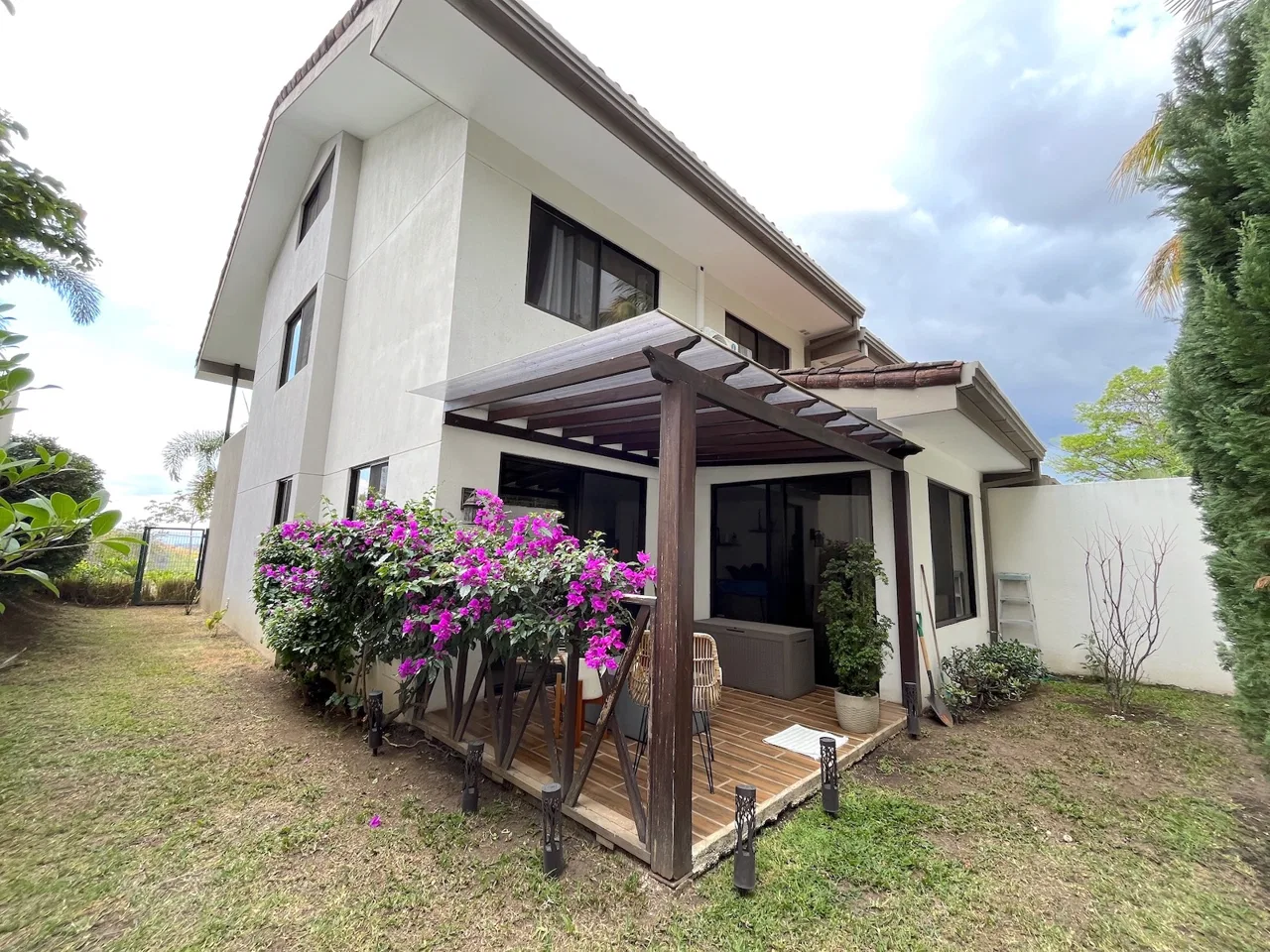 Rent, Modern 3BR Home in Guachipelín with Green & Mountain Views