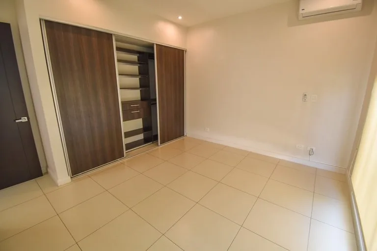 Condominium in Lindora