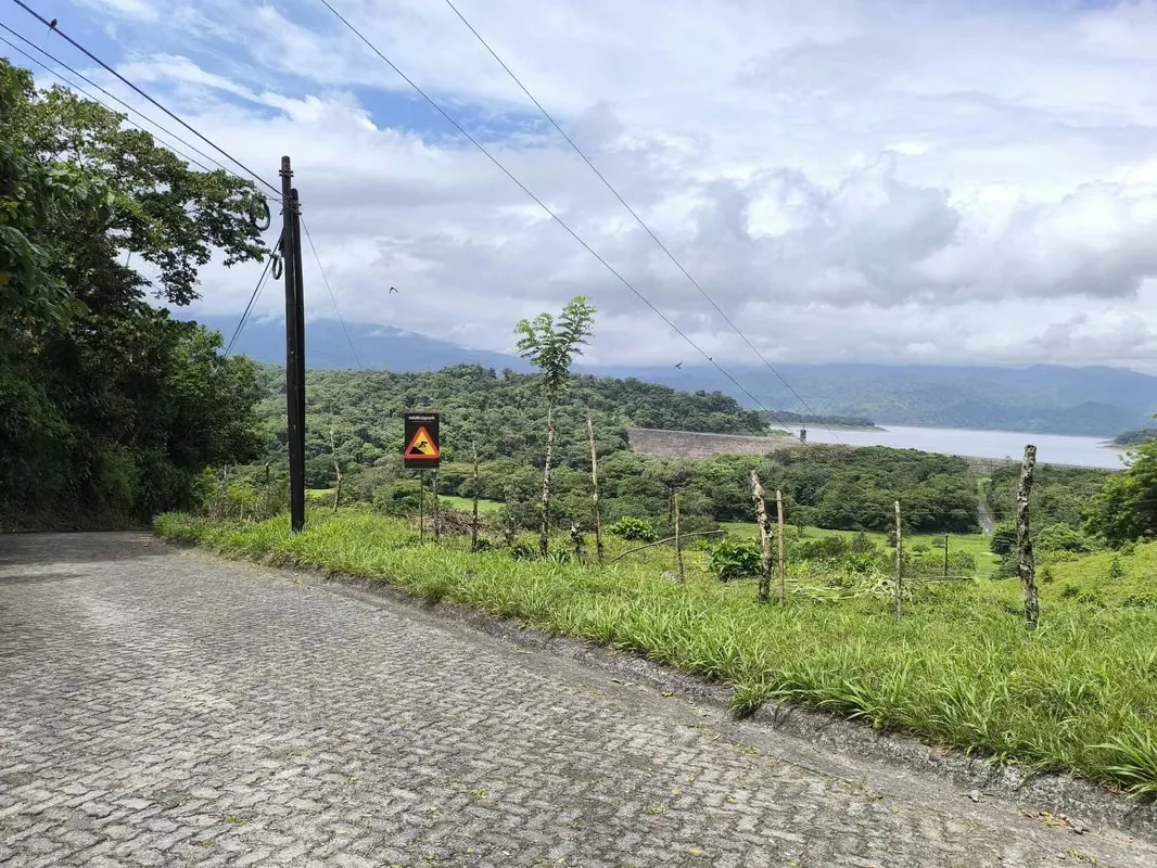 Land for Sale in La Fortuna, Views of the Volcano and Lake, photo 2