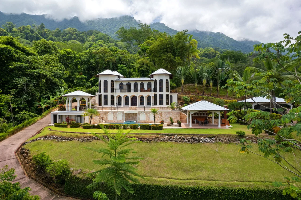OCEAN VIEW ESTATE HOME WITH GUEST BUNGALOW, CARETAKER HOME, FRUIT TREES, AND WATERFALL – 3.47 ACRES, photo 10