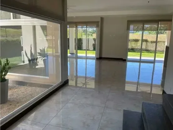 This home is located in the exclusive residential community of Hacienda Espavel, in La Guácima, Alajuela. It features 400 m² of living space on a 807 m² lot. The property includes a ..., photo 9