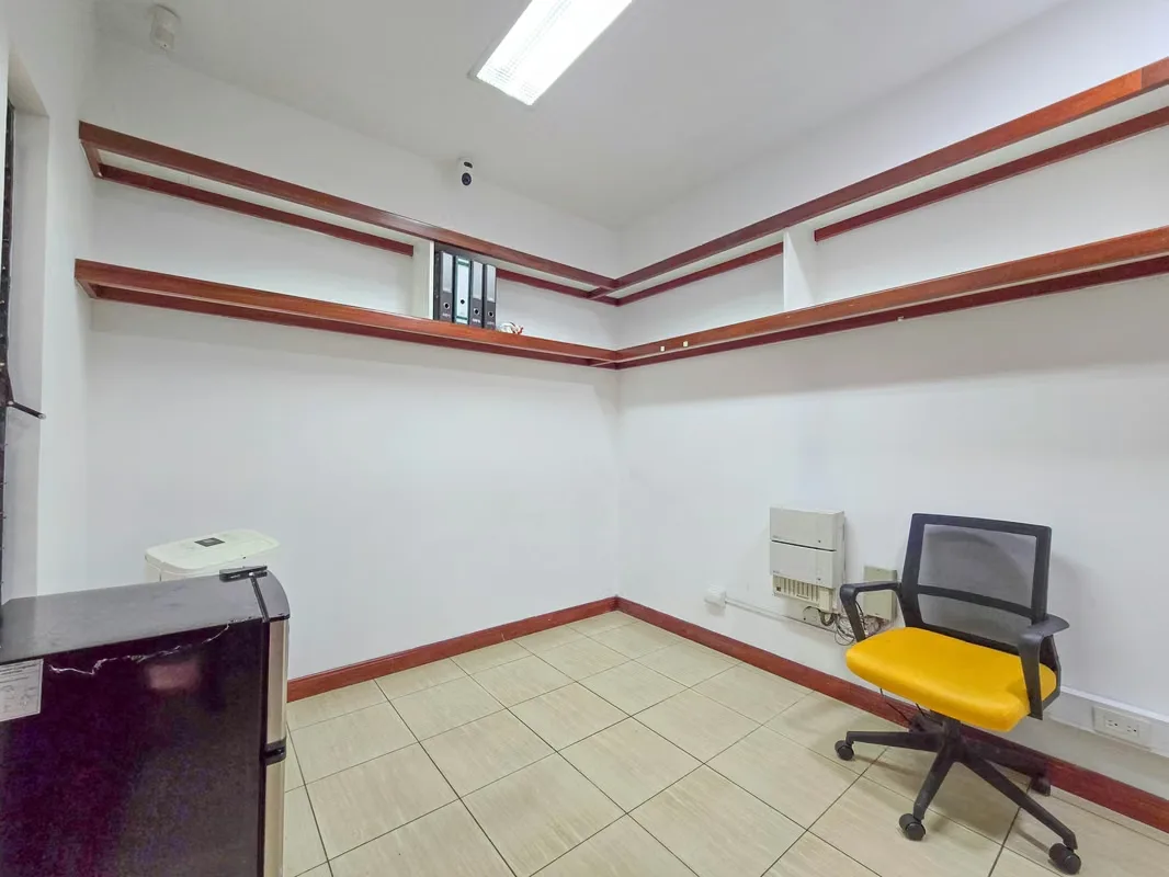 Office space for rent in Sabana Sur with easy access. Located on the 1st floor, it measures a total of 318 m2 of construction, distributed as follows:, photo 13
