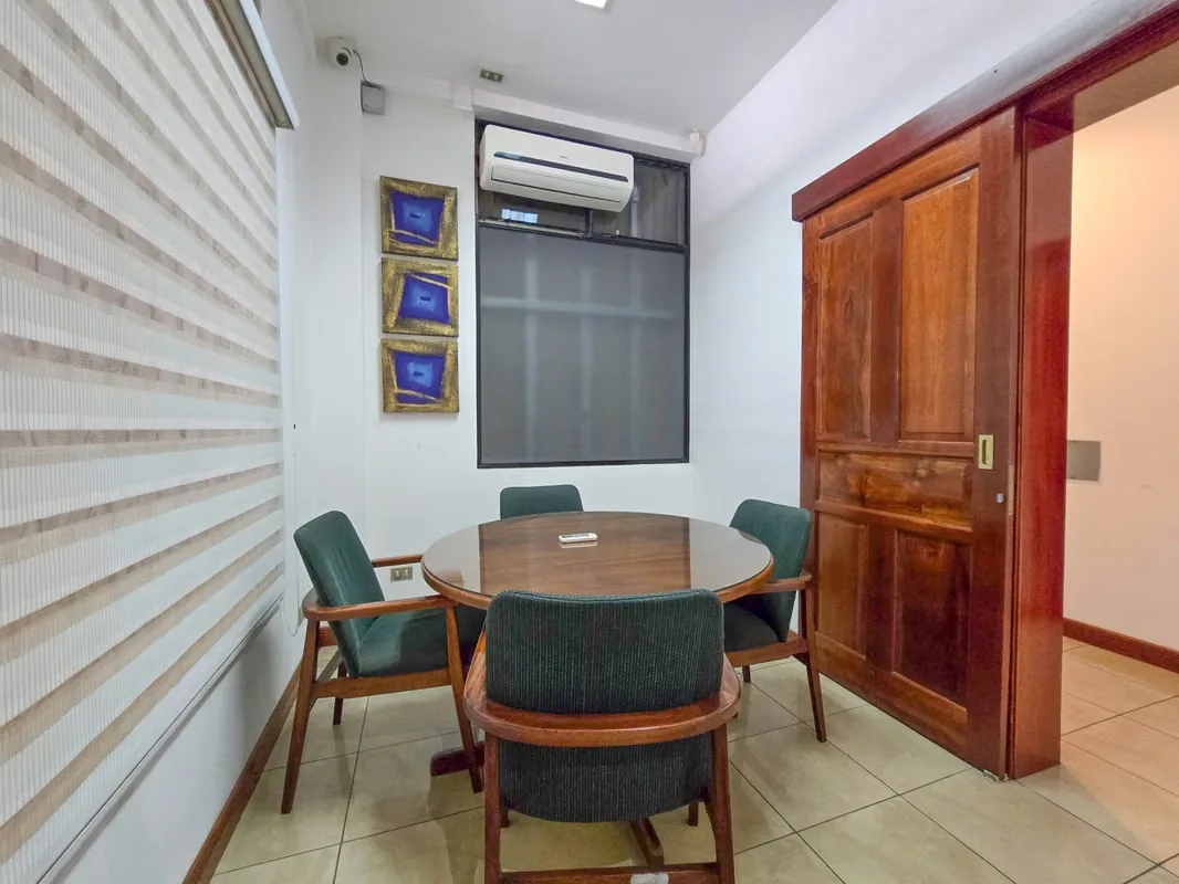 Office space for rent in Sabana Sur with easy access. Located on the 1st floor, it measures a total of 318 m2 of construction, distributed as follows:, photo 16