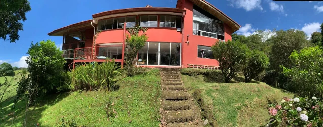 Ubicada a pocos kilómetros de Coronado, Guadalupe y Sabanilla, esta hermosa residencia ofrece ..., photo 3