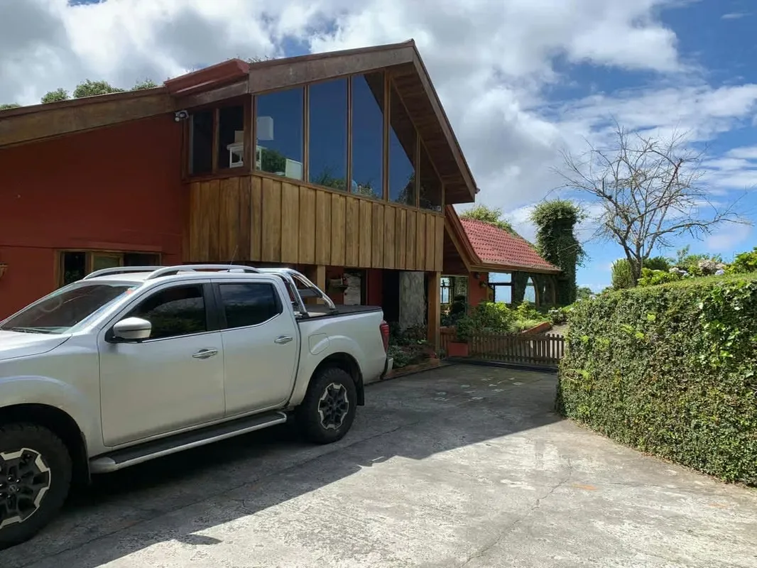 Ubicada a pocos kilómetros de Coronado, Guadalupe y Sabanilla, esta hermosa residencia ofrece ..., photo 4