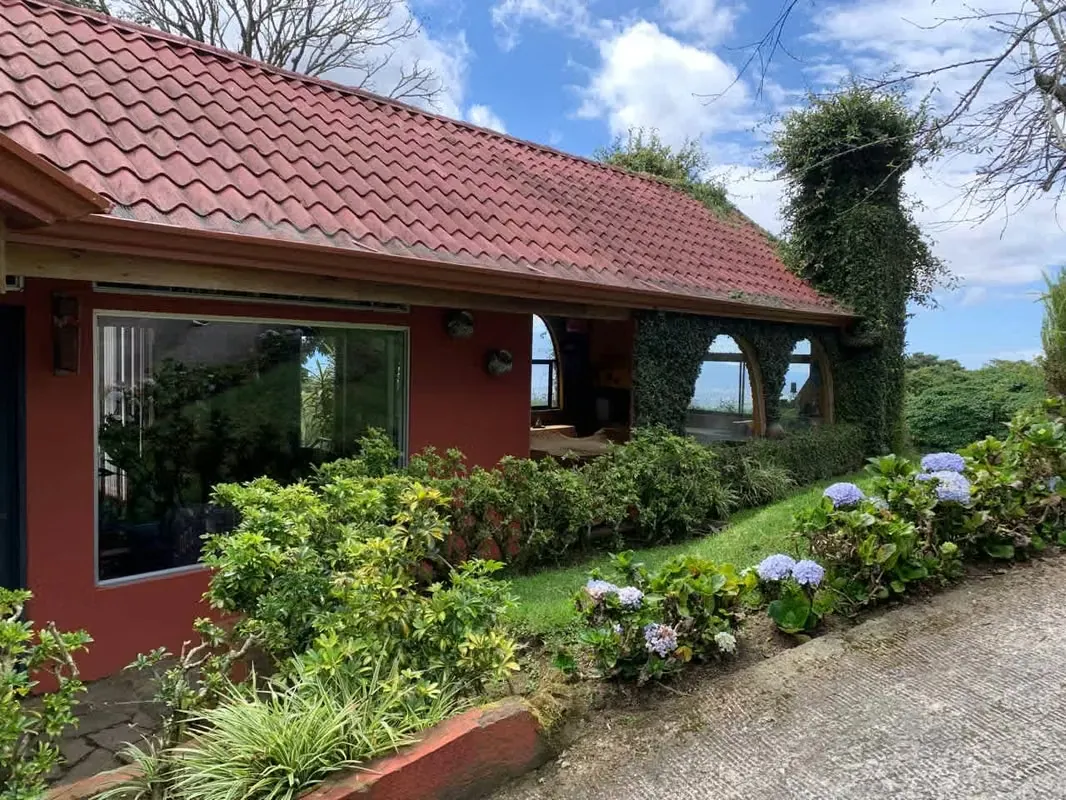 Ubicada a pocos kilómetros de Coronado, Guadalupe y Sabanilla, esta hermosa residencia ofrece ..., photo 7