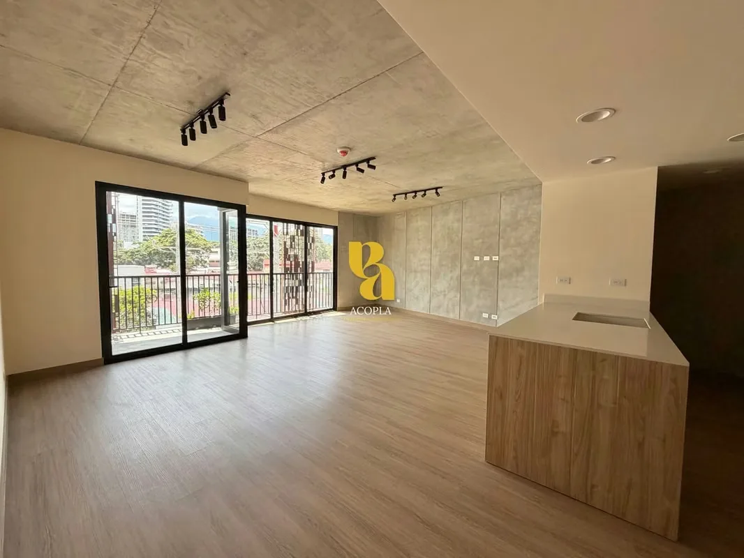 Brand-new 2-bedroom apartment for rent in Rohrmoser.