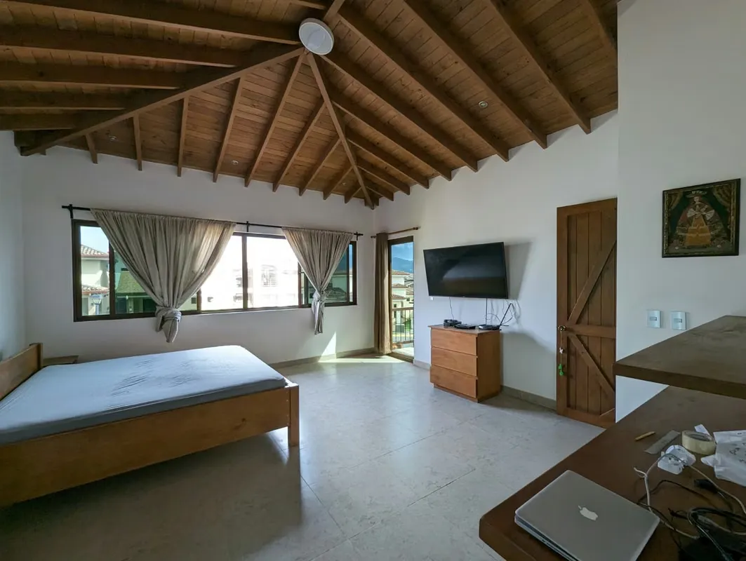 Exclusive property located in a high-value gated community, ideal for those seeking spaciousness, privacy, security, and a comfortable lifestyle in one of the most strategic areas with ...