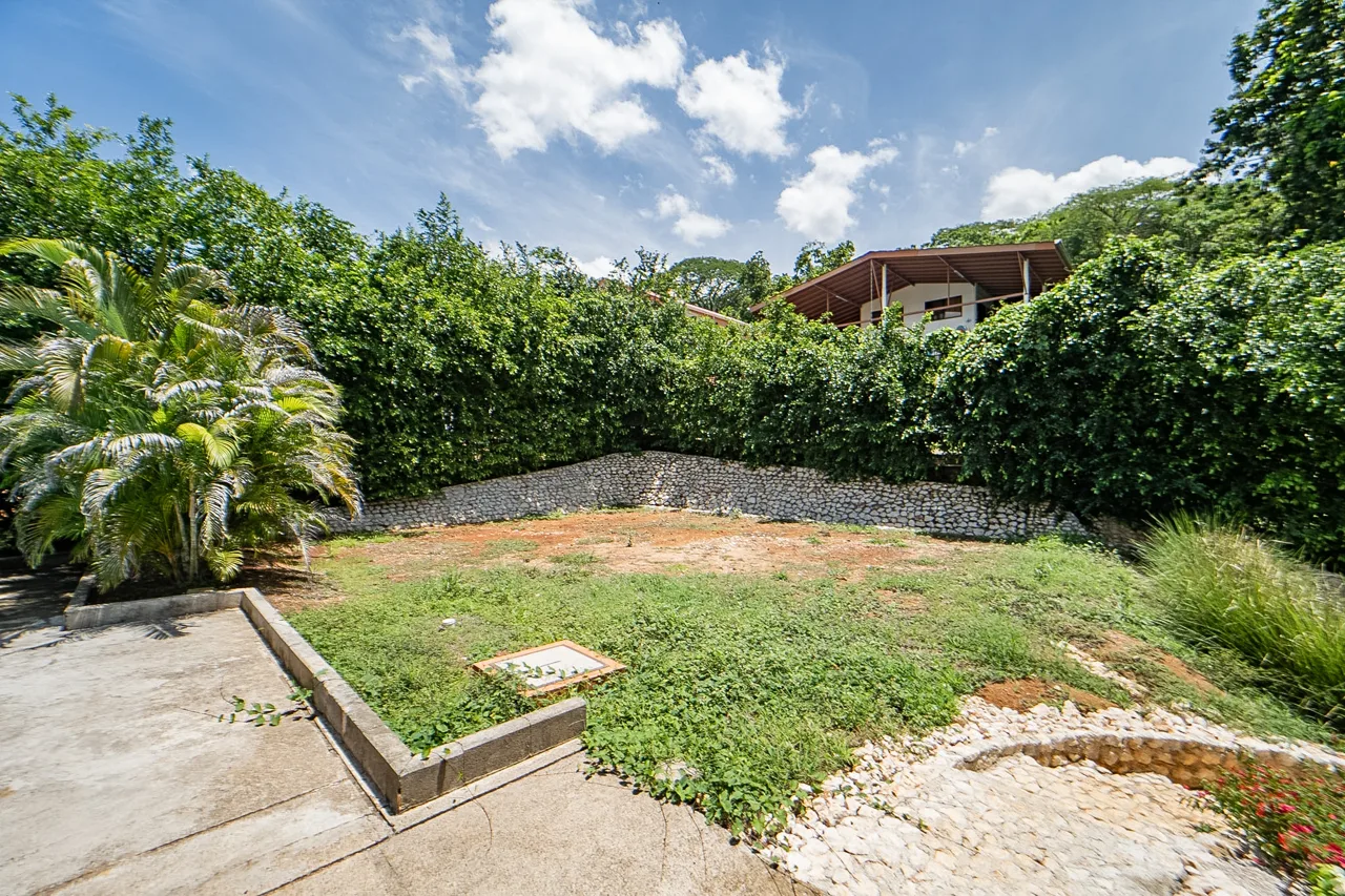 Casa Pequeña - Jungle Bungalow with Room to Build, photo 2