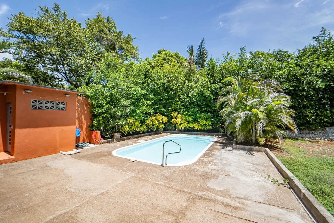 Casa Pequeña - Jungle Bungalow with Room to Build, photo 3
