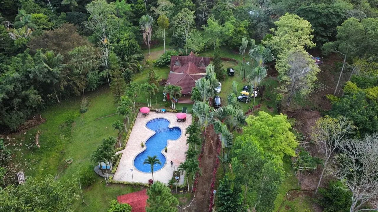 Se vende preciosa finca de 30,400 metros cuadrados.