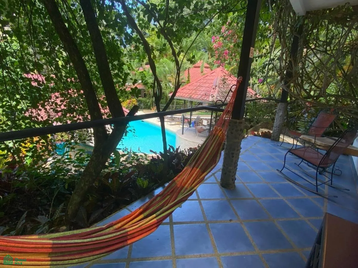 2,86 ACRES – Retiro junto al río con 6 villas, suite principal, piscina de agua!, photo 5