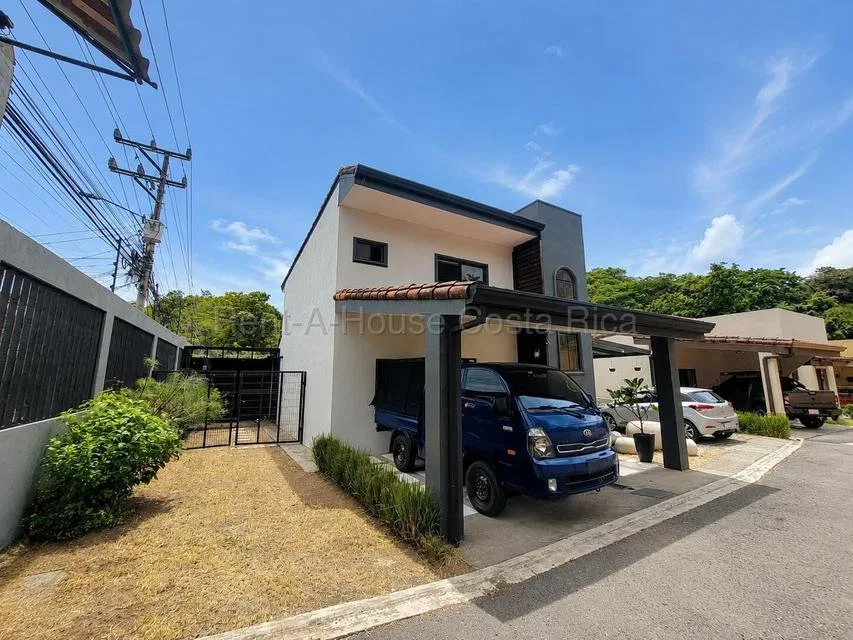 CASA EN VENTA EN BRASIL  DE SANTA ANA - Venta en Santa Ana