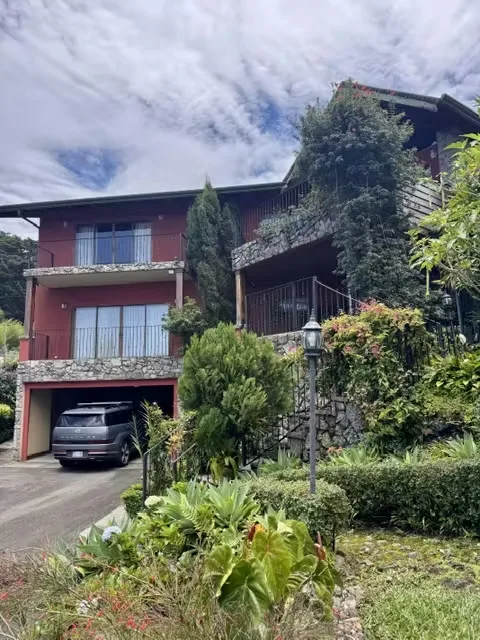 Located in Los Ángeles de San Rafael, one of Heredia’s most desirable residential areas, this remarkable estate offers an exceptional combination of privacy, generous living spaces, ..., photo 5