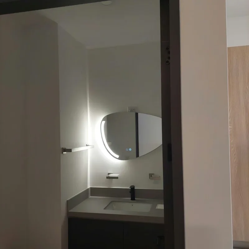 Para estrenar, con electrodomésticos y accesorios (abanicos, espejos y lámparas)., photo 9