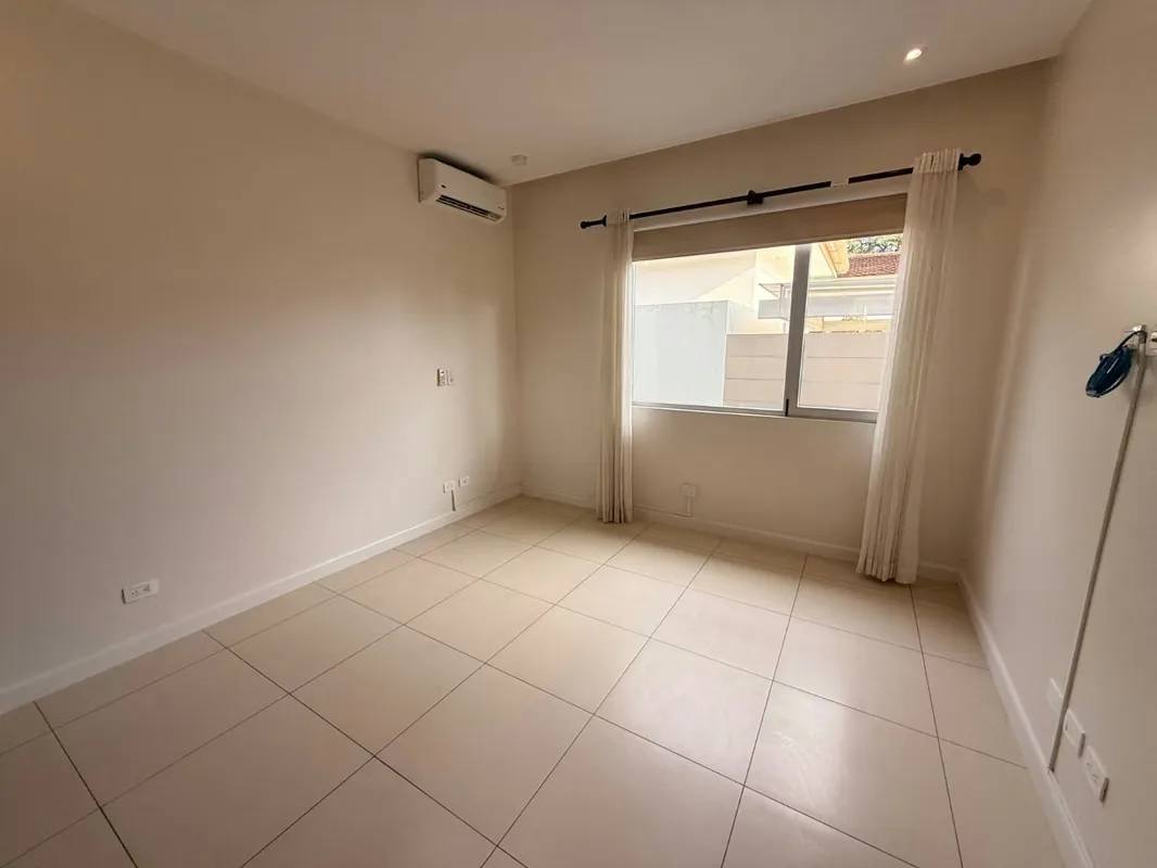 Viva con amplitud, privacidad y comodidad en una exclusiva residencia con jardín perimetral, terraza techada y espacios ..., photo 14