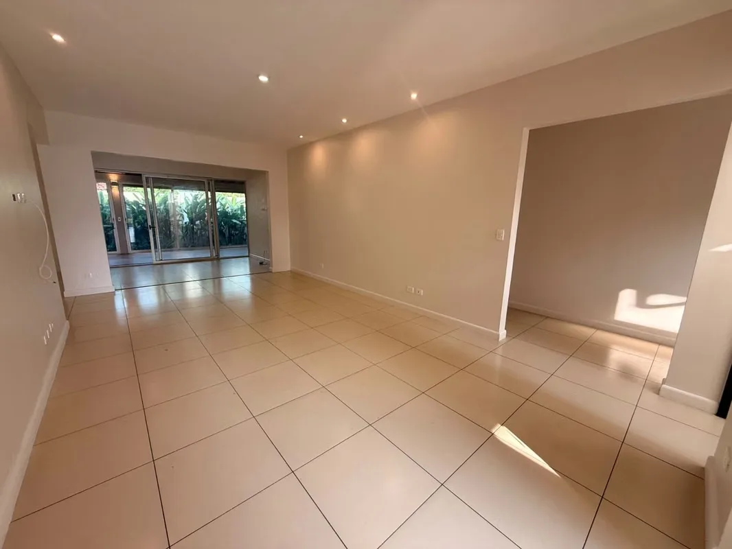 Viva con amplitud, privacidad y comodidad en una exclusiva residencia con jardín perimetral, terraza techada y espacios ..., photo 8