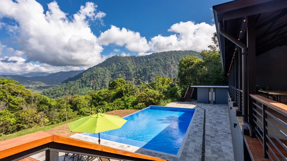 EXTRAORDINARY OCEAN-VIEW ESTATE & RETREAT OPPORTUNITY IN THE DIAMANTE VALLEY WITH RESTAURANT, POOL AND GYM – 3.5 ACRES