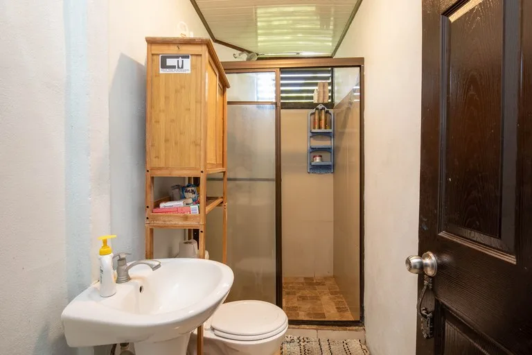 Apartment Hotel with Owners Suite, Fantastic Oportunity for Hostel in Uvita, photo 11