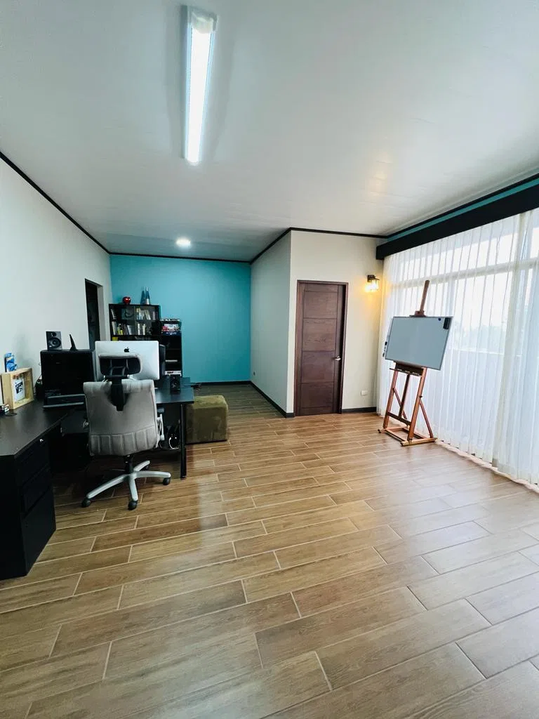VENTA HERMOSA CASA EN CORONADO