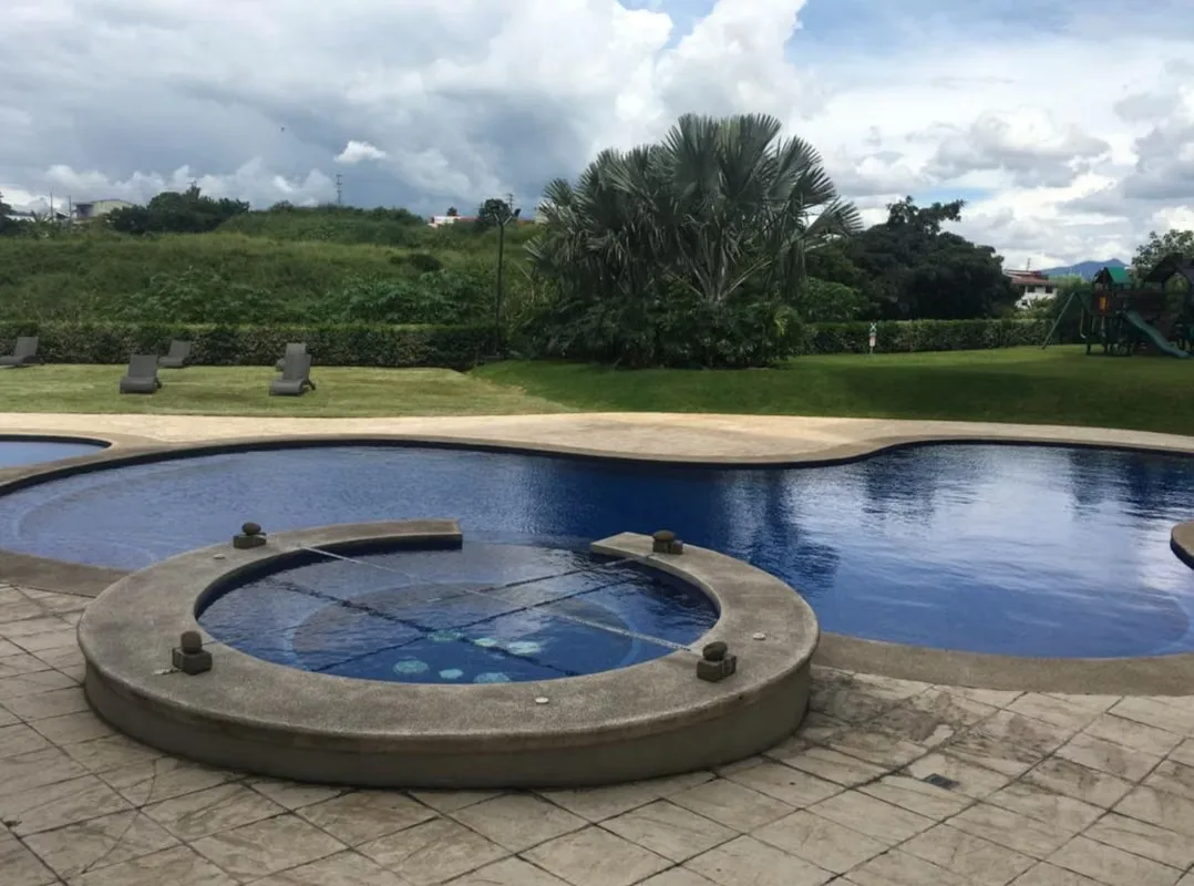 Single-story house for sale in Residencial, Piedades de Santa Ana, photo 2