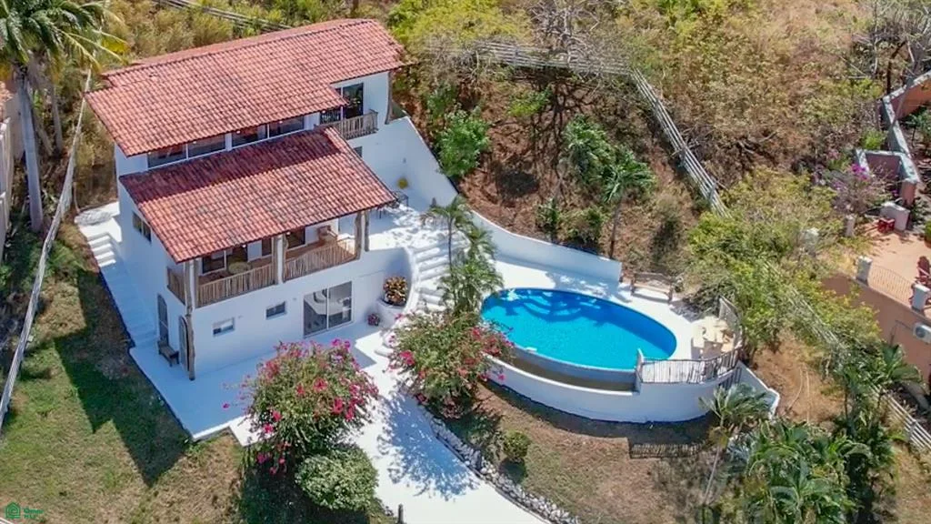 La Finca Blanca Sardinal Guanacaste