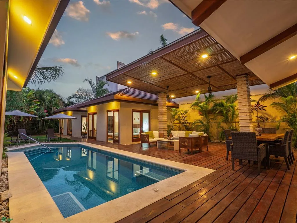 1 Langosta Casa Blue Iguana Tamarindo Guanacaste