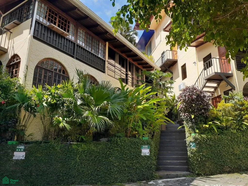 Numero Cinco Calle Manuel Antonio Puntarenas