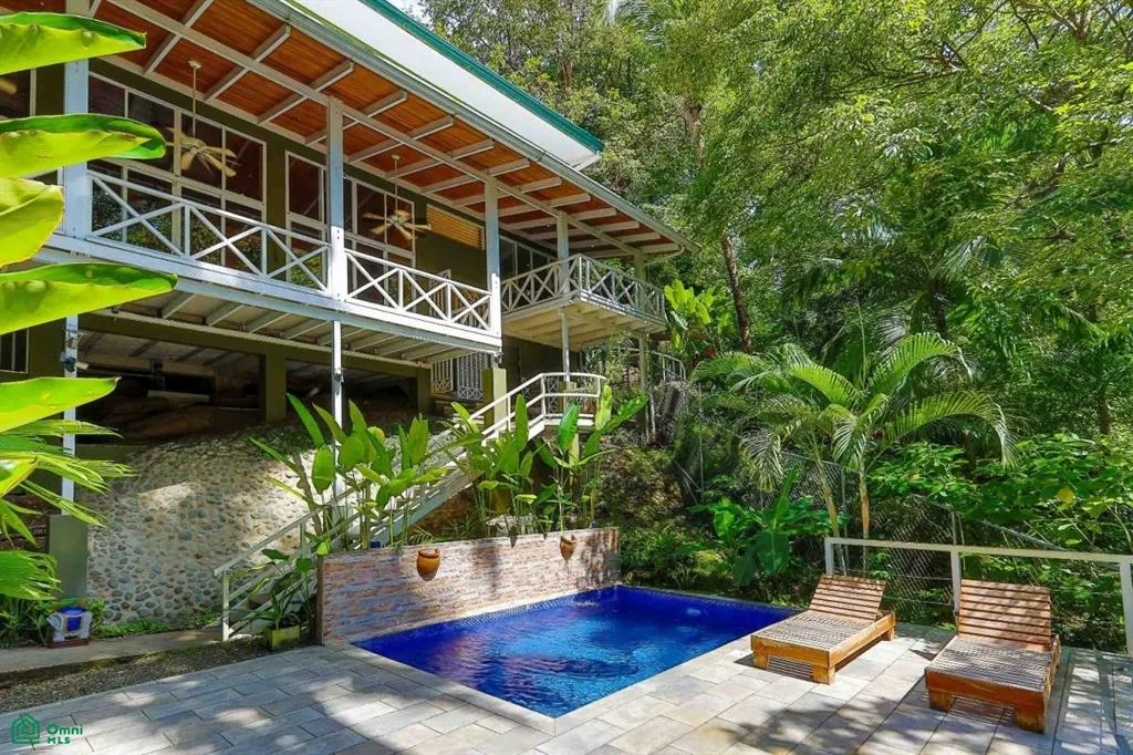 Multi Level Income Property Puntarenas