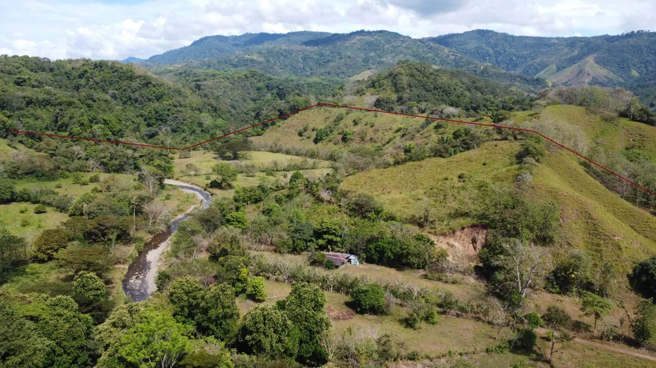 Expansive Riverfront Farm with Mountain Views in Balsar, Costa Rica