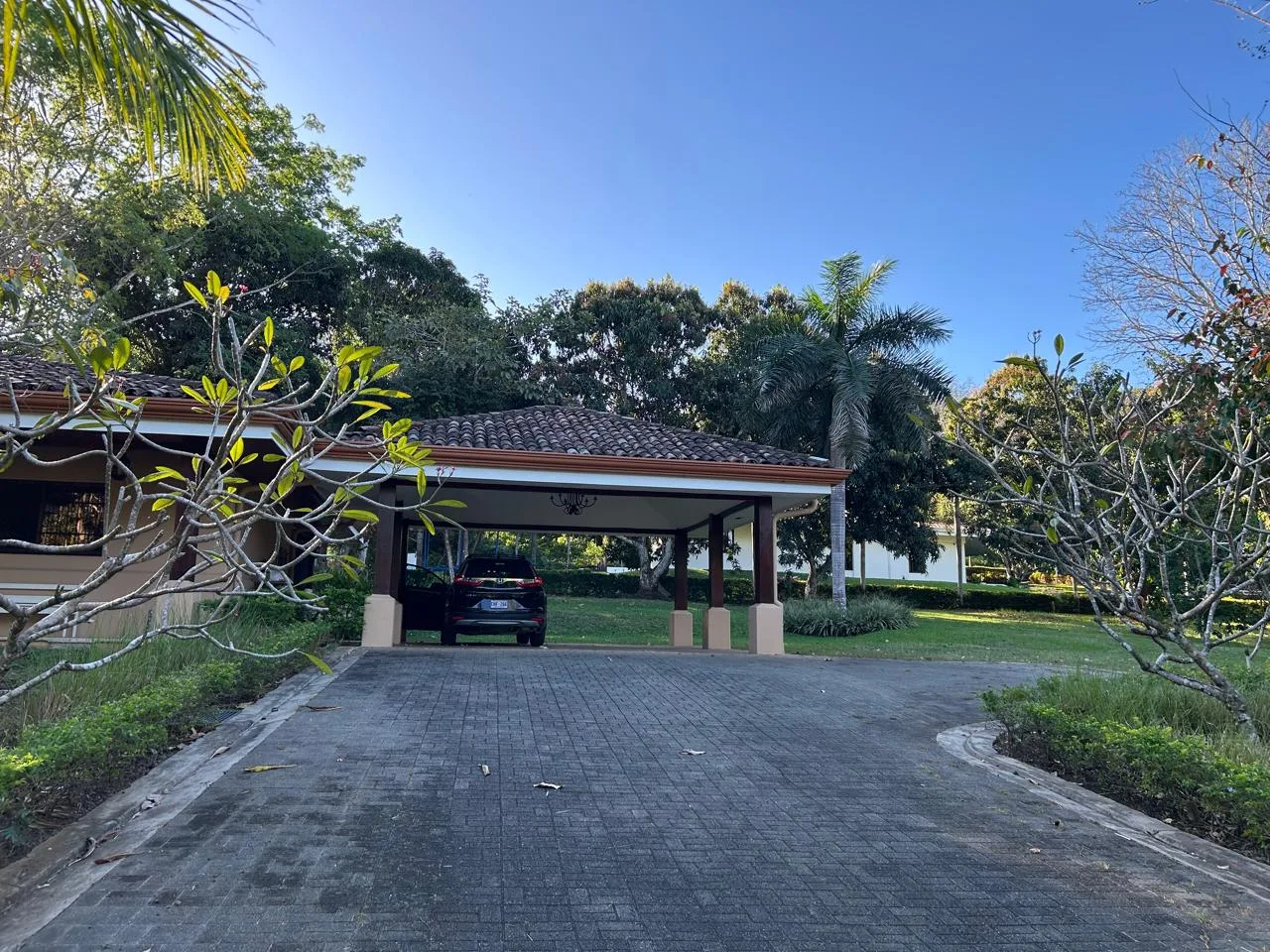 Your Dream Retreat Awaits: Home for Sale in the Exclusive Hacienda Los Ceibos, Orotina, Costa Rica🌴