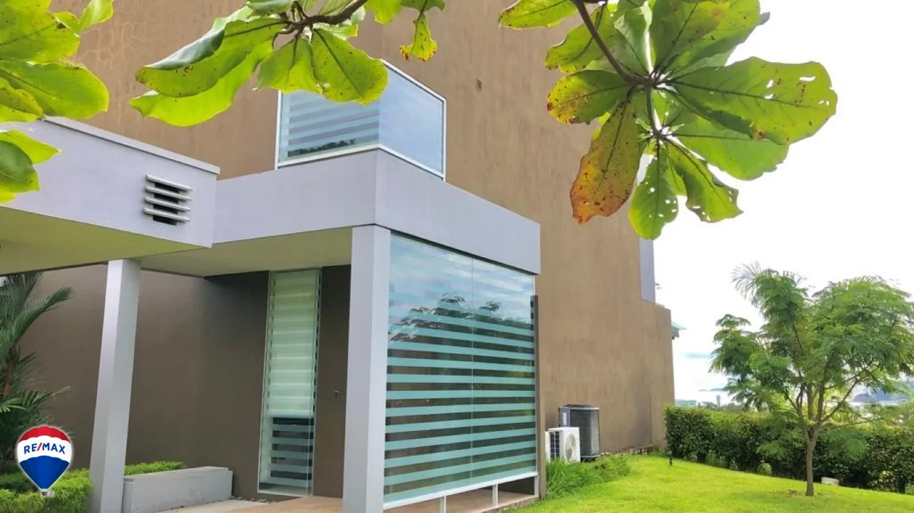 Oceanview Two Bedroom Condo ǀ Altos de Montserrat