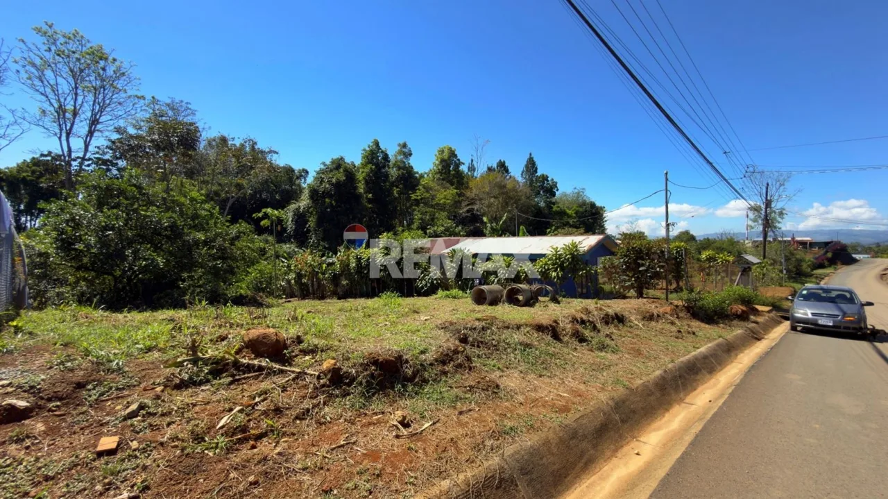 For sale development ready 672 m² lot in the high growth zone of Santa Elena - Perez Zeledon