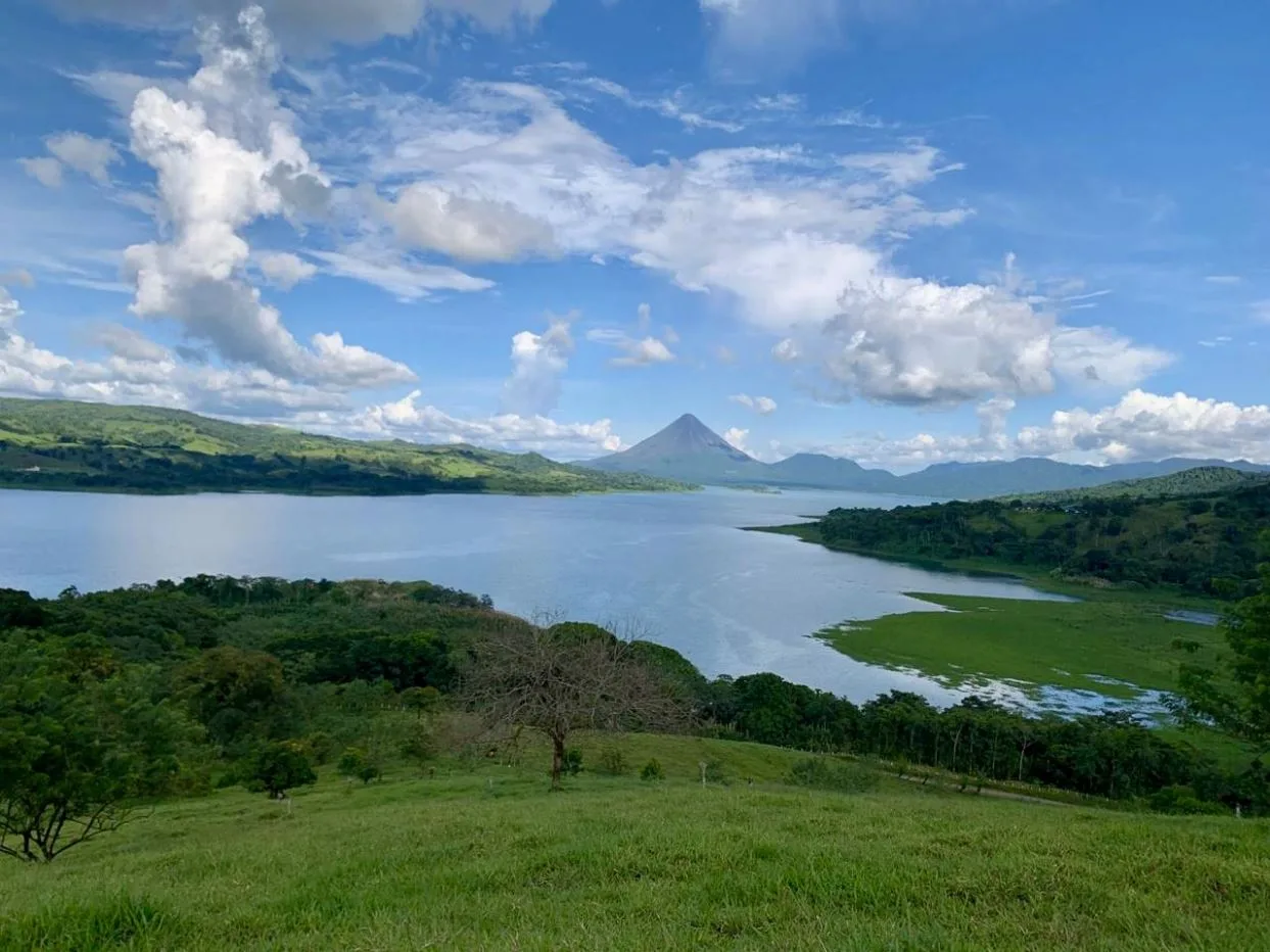 Lake and Volcano view lot