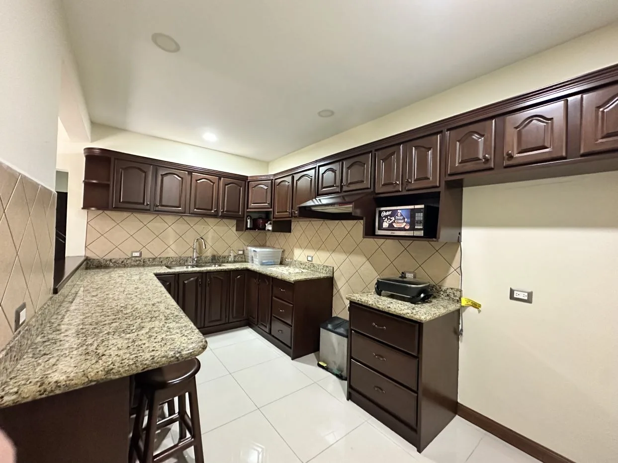 Recently Renewed Home for Sale in Santo Domingo – Spacious Lot and Excellent Location — photo 2