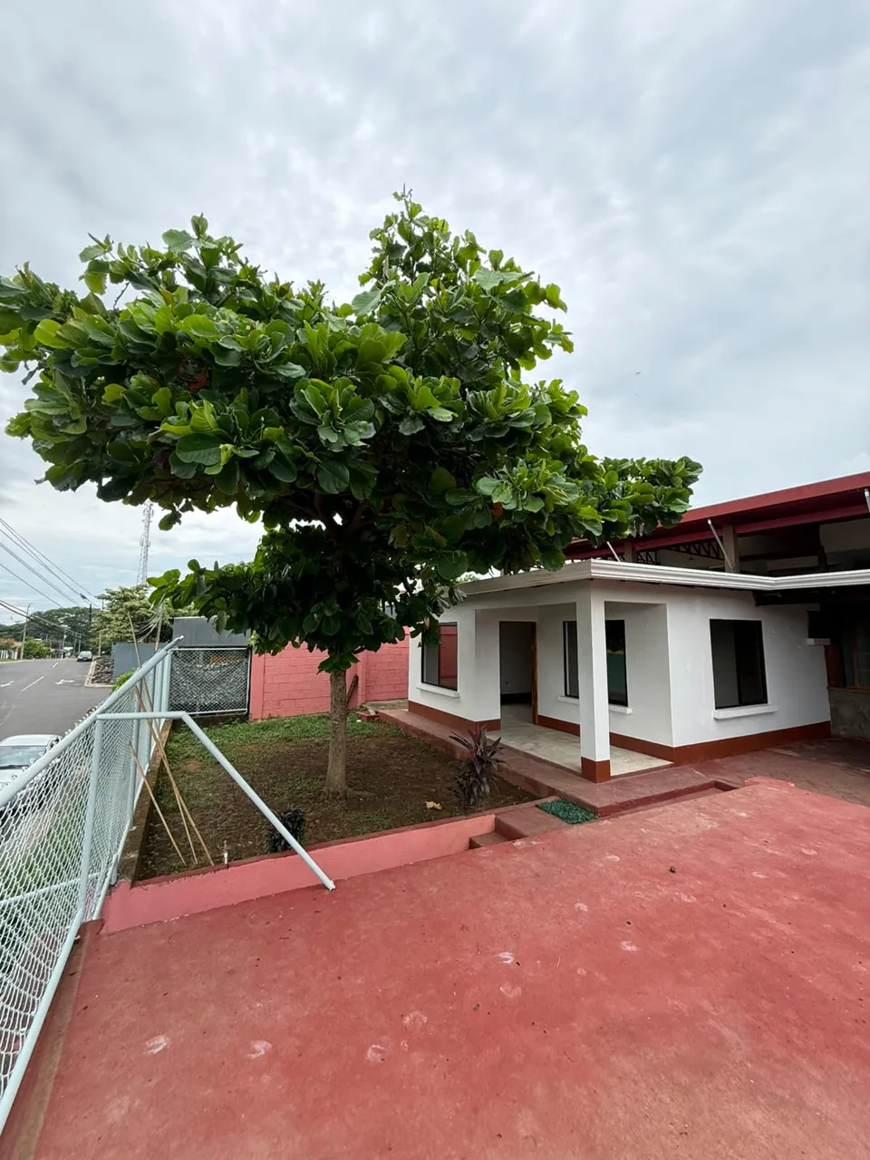 Home for Sale in the Heart of Orotina – Excellent Investment Opportunity