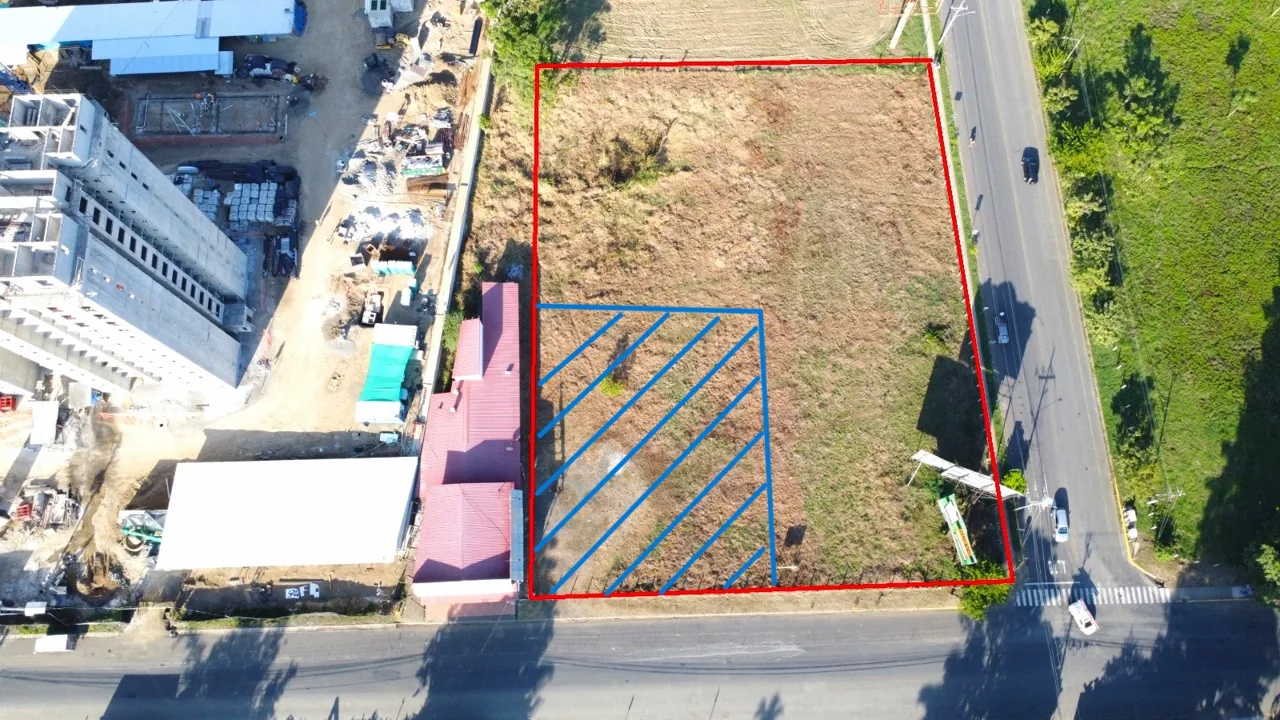 Prime location LOT on Pastor Diaz Ave. JACO