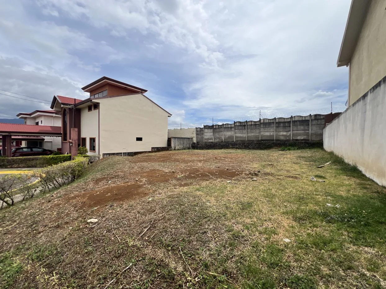 FOR SALE-Lot ready-to-build in Villas del Río gated community, Alajuela