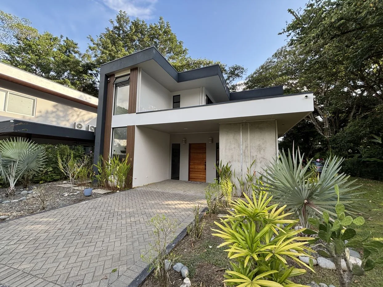 Reconnect in Style: Luxury Jungle Home in the Heart of Uvita - financing available!