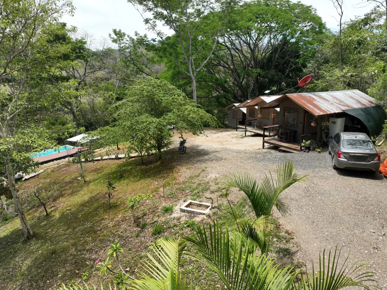 3.9 Hectare Nature Retreat with 4 Cabins &amp; Pool in Zapotal, Guanacaste