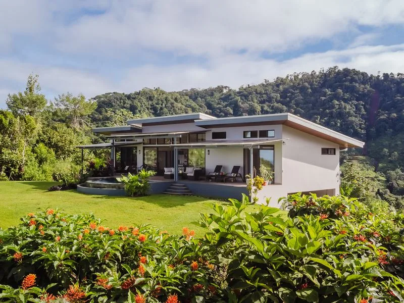 Casa Turi-Uha - Stunning Villa with Panoramic Views of the Ocean and Mountains