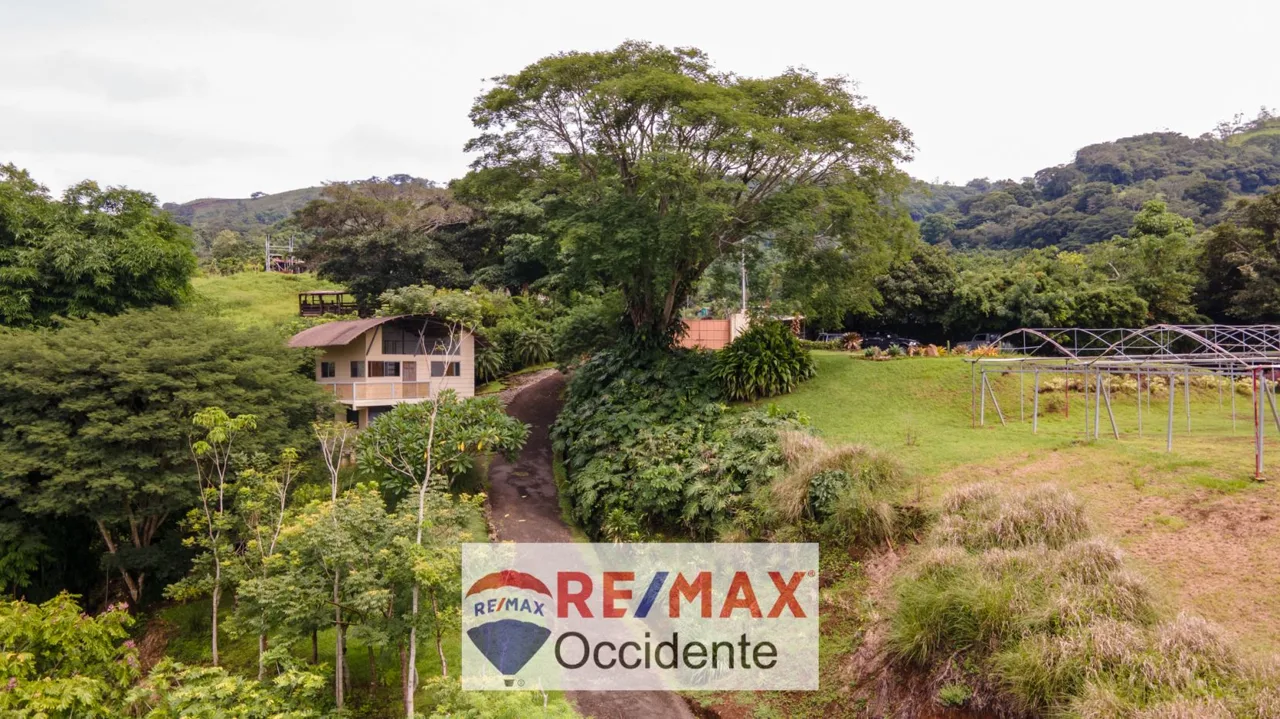 Estate with a cabin in Rosario, Naranjo, Alajuela